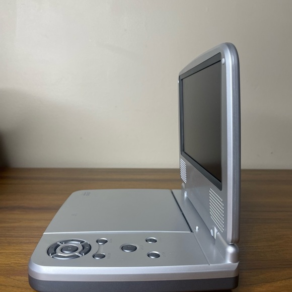 Dynex DX-PDVD7 Portable DVD Player 7" Silver New Open Box Tested Works - Picture 14 of 15